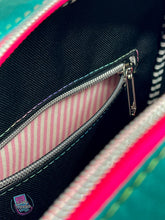 Load image into Gallery viewer, Duncan Messenger Sling - PDF Sewing Pattern