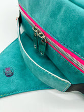 Load image into Gallery viewer, Duncan Messenger Sling - PDF Sewing Pattern