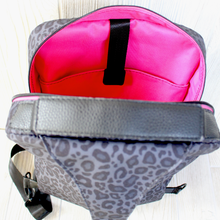 Load image into Gallery viewer, Duncan Messenger Sling - PDF Sewing Pattern