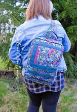 Load image into Gallery viewer, Duncan Messenger Sling - PDF Sewing Pattern