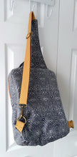 Load image into Gallery viewer, Duncan Messenger Sling - PDF Sewing Pattern