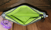 Load image into Gallery viewer, Midnight Kiss Pouch - PDF Sewing Pattern