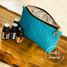 Load image into Gallery viewer, Midnight Kiss Pouch - PDF Sewing Pattern