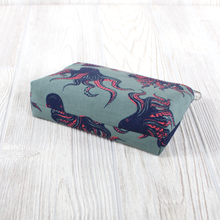 Load image into Gallery viewer, Midnight Kiss Pouch - PDF Sewing Pattern