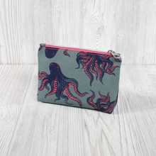 Load image into Gallery viewer, Midnight Kiss Pouch - PDF Sewing Pattern