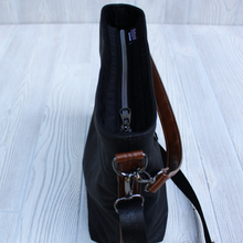 Load image into Gallery viewer, Harmonica Hobo Bag - PDF Sewing Pattern