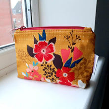 Load image into Gallery viewer, Midnight Kiss Pouch - PDF Sewing Pattern