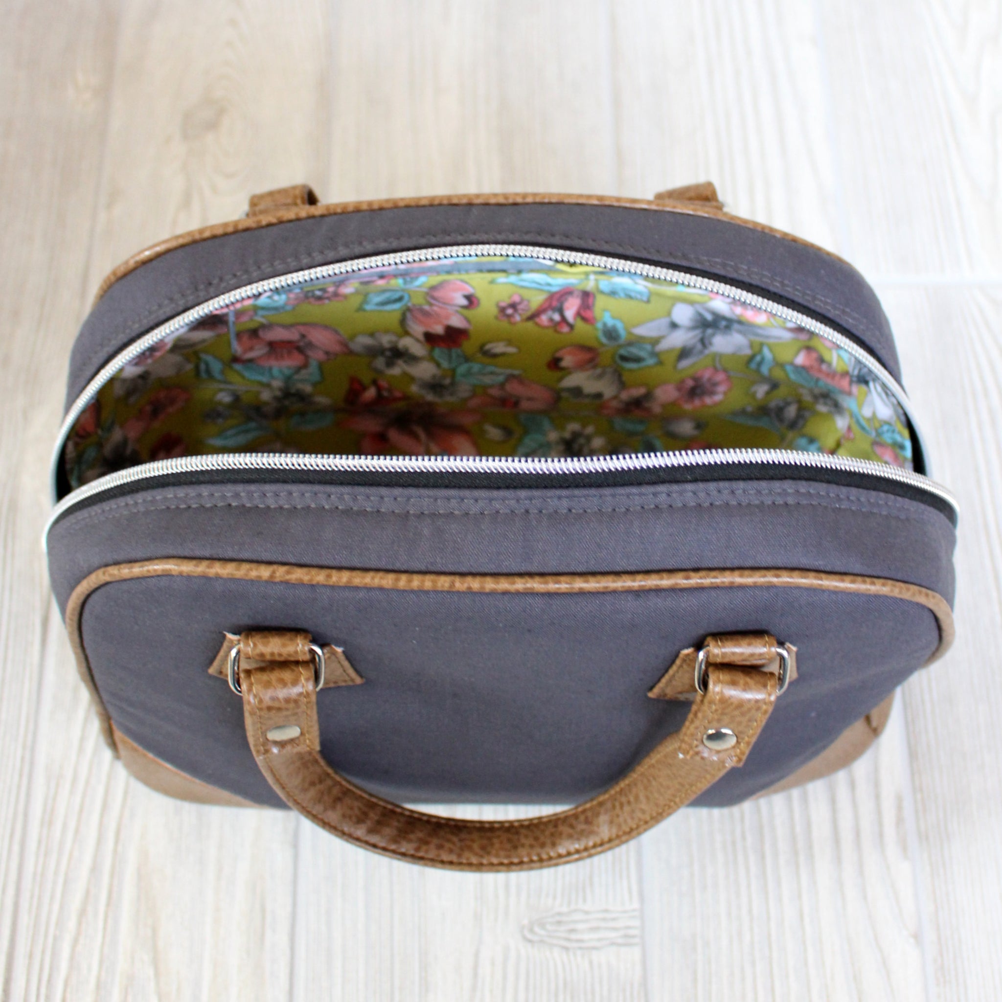 U-Handbag: Lisa Lam Jolly Holiday Bowling Bag pattern review by JeannaAnn